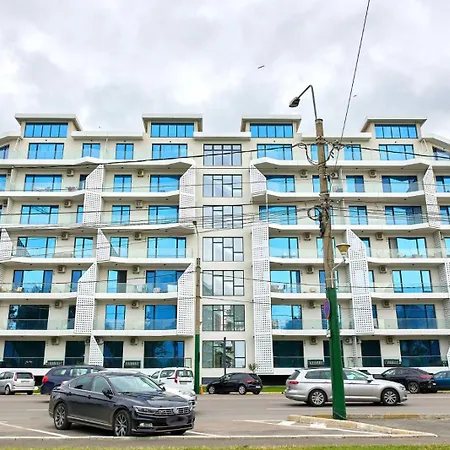 Exterior アパート ママイア